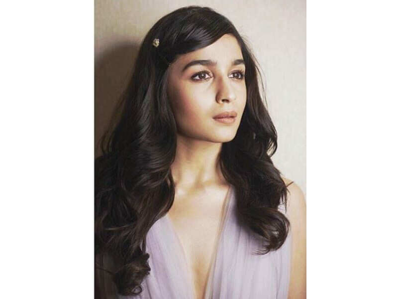 Here are a few celebrity hairstyles you can take inspiration from this season Here are a few celebrity hairstyles you can take inspiration from this season