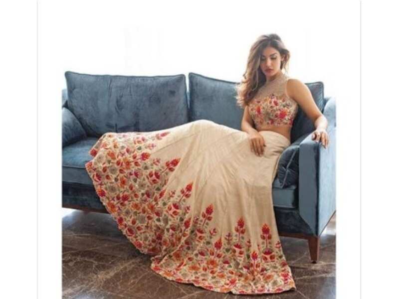 Check out these fabulous floral designer lehengas Check out these fabulous floral designer lehengas