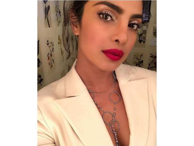 Want to get Priyanka Chopra's glam look? Try these products! Want to get Priyanka Chopra's glam look? Try these products!