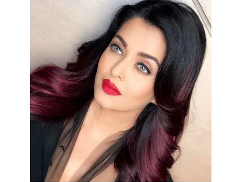 Recreate Aishwarya Rai Bachchan's festive makeup look with these beauty products Recreate Aishwarya Rai Bachchan's festive makeup look with these beauty products