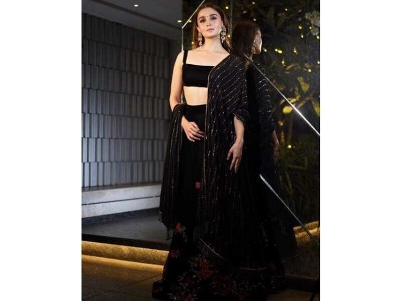 This festive season take inspiration from B-town divas on how to nail the black colour This festive season take inspiration from B-town divas on how to nail the black colour